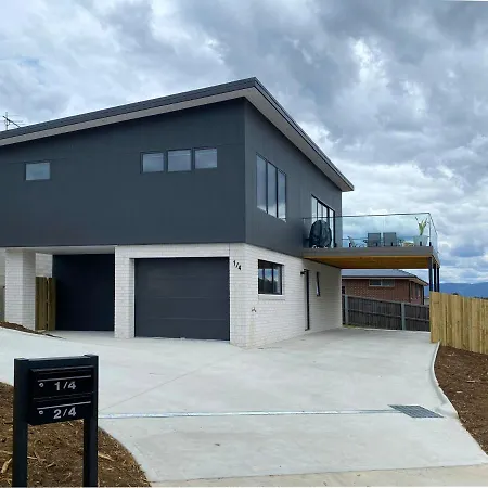 Albatross Rise - Modern Family Home Hobart Exterior photo