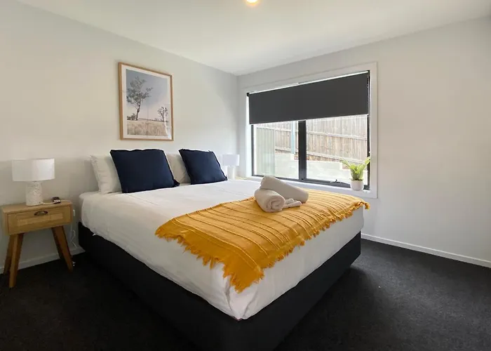 Albatross Rise - Modern Family Home
