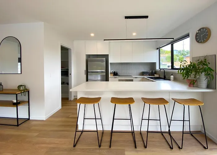 Albatross Rise - Modern Family Home